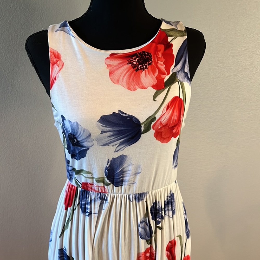 Floral maxi dress - Picture 2 of 5
